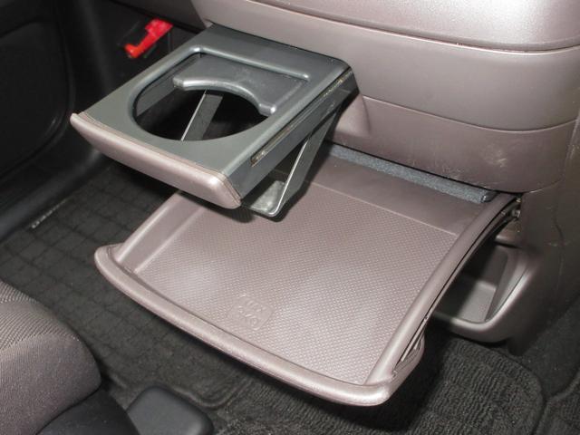 フリードハイブリッド ハイブリッド・Ｇホンダセンシング　ワンオーナー　純正メモリーナビ　Ｂｌｕｅｔｏｏｔｈ　ＥＴＣ　Ｒカメラ　ＬＥＤヘッドライト　コーナーリングライト　オートリトラミラー　センターテーブル　両側電動スライドドア　Ｃパッケージ　シートヒーター（18枚目）