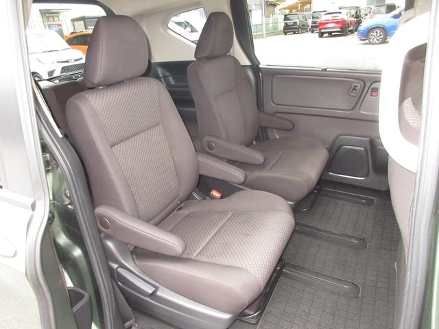 フリードハイブリッド ハイブリッド・Ｇホンダセンシング　ワンオーナー　純正メモリーナビ　Ｂｌｕｅｔｏｏｔｈ　ＥＴＣ　Ｒカメラ　ＬＥＤヘッドライト　コーナーリングライト　オートリトラミラー　センターテーブル　両側電動スライドドア　Ｃパッケージ　シートヒーター（20枚目）