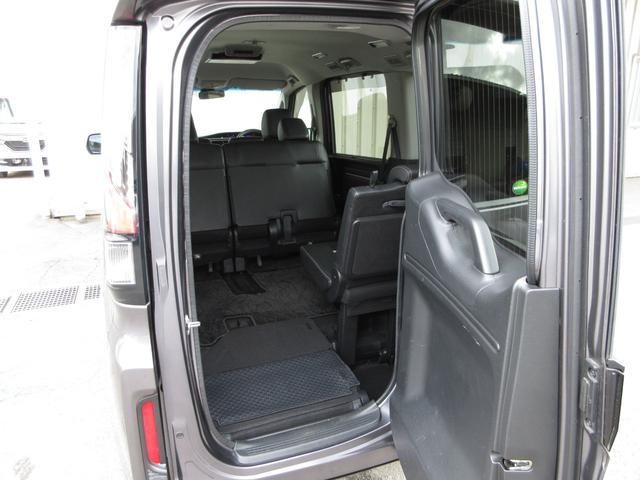 ステップワゴンスパーダ スパーダ・クールスピリットホンダセンシング　純正９インチメモリーナビＢｌｕｅｔｏｏｔｈドラレコＥＴＣＲカメラワンオーナー　サイドエアバック　スマートキ　左右電動スライドドア　バックモニタ　Ｗエアコン　地ＴＶ　ナビ＆ＴＶ　三列シート　ＵＳＢ　禁煙（8枚目）