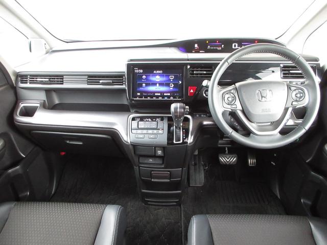 ステップワゴンスパーダ スパーダ・クールスピリットホンダセンシング　純正９インチメモリーナビＢｌｕｅｔｏｏｔｈドラレコＥＴＣＲカメラワンオーナー　サイドエアバック　スマートキ　左右電動スライドドア　バックモニタ　Ｗエアコン　地ＴＶ　ナビ＆ＴＶ　三列シート　ＵＳＢ　禁煙（9枚目）