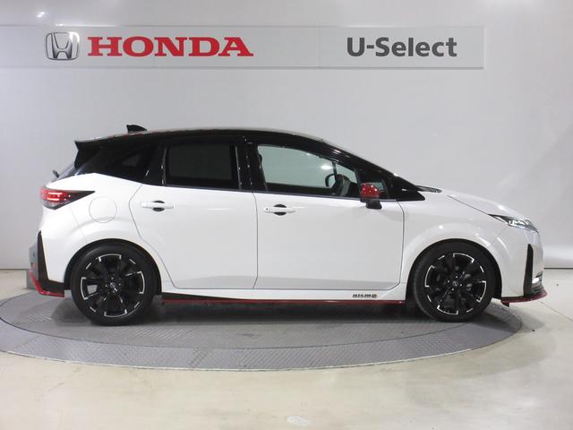 オーラ ニスモ　１年保証（距離無制限）禁煙車　ローダウン　ミシュランタイヤ　純正コネクトナビ　Ｂｌｕｅｔｏｏｔｈ　全周囲カメラ　ドラレコ　ＥＴＣ２．０　前席シートヒーター　ＬＥＤヘッドライト　アドバンスルームミラー（7枚目）