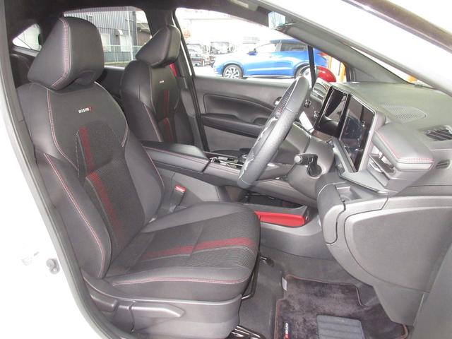 オーラ ニスモ　１年保証（距離無制限）禁煙車　ローダウン　ミシュランタイヤ　純正コネクトナビ　Ｂｌｕｅｔｏｏｔｈ　全周囲カメラ　ドラレコ　ＥＴＣ２．０　前席シートヒーター　ＬＥＤヘッドライト　アドバンスルームミラー（10枚目）