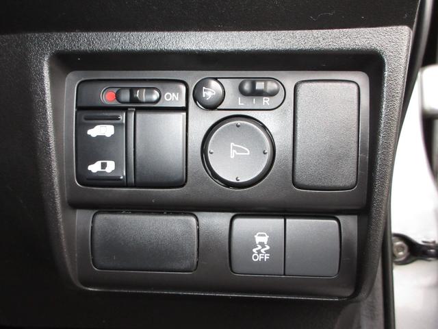 フリード Ｇジャストセレクション　オーディオレスドアバイザーモデューロ１４インチアルミ　スマトキー　定期点検記録簿　助手席エアバッグ　ＡＵＴＯエアコン　パワステ　両側スライド片側電動　イモビ　運転席エアバッグ　ＰＷ　ＡＢＳ　３列シート（4枚目）