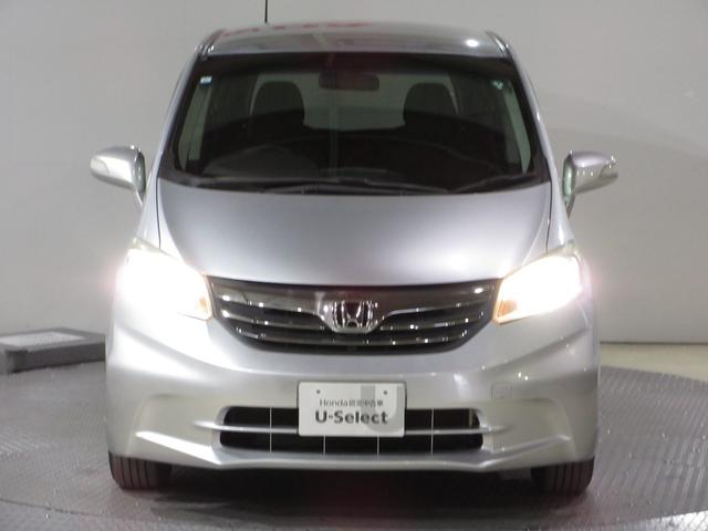 フリード Ｇジャストセレクション　オーディオレスドアバイザーモデューロ１４インチアルミ　スマトキー　定期点検記録簿　助手席エアバッグ　ＡＵＴＯエアコン　パワステ　両側スライド片側電動　イモビ　運転席エアバッグ　ＰＷ　ＡＢＳ　３列シート（5枚目）