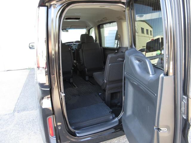 ステップワゴンスパーダ スパーダホンダセンシング　純正９インチメモリーナビＢｌｕｅｔｏｏｔｈＥＴＣＲカメラワンオーナー　盗難防止　助手席エアバッグ　ワンオーナ－　Ｗパワスラ　記録簿有　リアオートエアコン　地デジ　ＬＥＤライト　横滑り防止システム（8枚目）