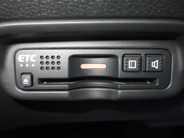 ヴェゼル ハイブリッドX・ホンダセンシング ・いまコレ+フロアマット(新品フロアマット) ・平成31年3月登録 ・走行3万8千キロ ・車検2年付 ・純正ナビ ・リアカメラ ・ETC ・ドアバイザー ・LEDヘッドライト ・1年保証付(11枚目)