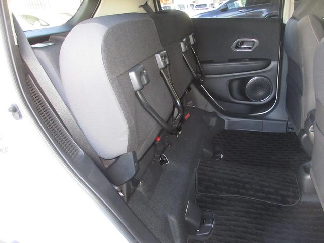 ヴェゼル ハイブリッドX・ホンダセンシング ・いまコレ+フロアマット(新品フロアマット) ・平成31年3月登録 ・走行3万8千キロ ・車検2年付 ・純正ナビ ・リアカメラ ・ETC ・ドアバイザー ・LEDヘッドライト ・1年保証付(18枚目)