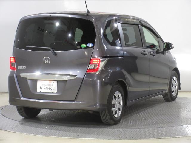 フリード Ｇジャストセレクション　禁煙　ワンオーナー　純正９インチナビ　リアカメラ　ＥＴＣ　ディスチャージライト　オートライト　ＨＯＮＤＡスマートキー　イモビライザー　フルオートエアコン　運転席ハイトアジャスター　セキュリティアラーム（7枚目）