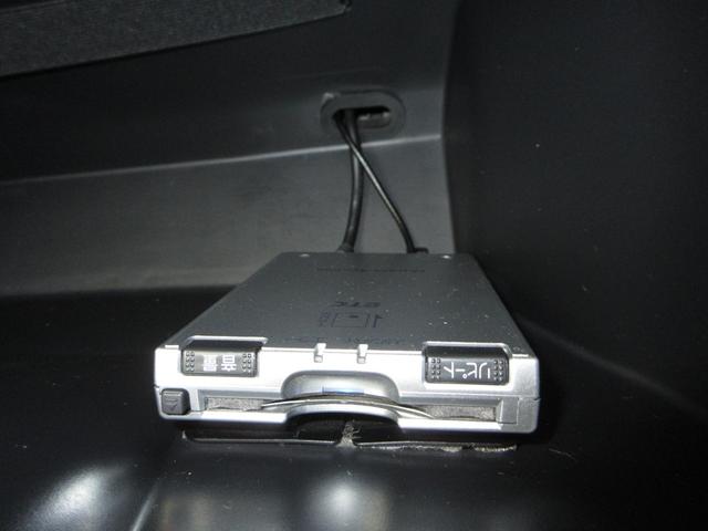 フィット １３Ｇ・Ｌパッケージファインエディション　純正メモリーナビＢｌｕｅｔｏｏｔｈＥＴＣワンオーナー　ワンオーナー車　ＬＥＤヘットライト　クルコン　フルセグ　Ａストップ　サイドカーテンエアバック　キーレス　ＤＶＤ　パワーウインドウ　横滑り防止装置（10枚目）