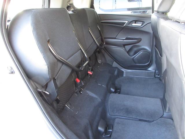 フィット １３Ｇ・Ｌパッケージファインエディション　純正メモリーナビＢｌｕｅｔｏｏｔｈＥＴＣワンオーナー　ワンオーナー車　ＬＥＤヘットライト　クルコン　フルセグ　Ａストップ　サイドカーテンエアバック　キーレス　ＤＶＤ　パワーウインドウ　横滑り防止装置（16枚目）