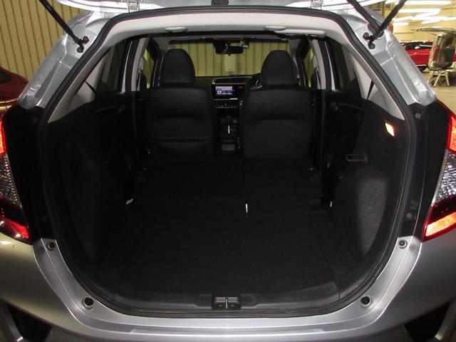 フィット １３Ｇ・Ｌパッケージファインエディション　純正メモリーナビＢｌｕｅｔｏｏｔｈＥＴＣワンオーナー　ワンオーナー車　ＬＥＤヘットライト　クルコン　フルセグ　Ａストップ　サイドカーテンエアバック　キーレス　ＤＶＤ　パワーウインドウ　横滑り防止装置（17枚目）