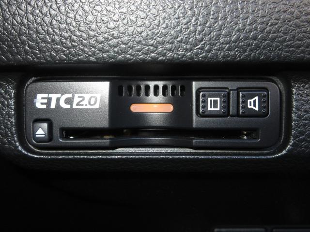 シビック ＥＸ　禁煙　ワンオーナー　６速マニュアル　ＢＯＳＥプレミアムサウンドシステム　ワイヤレス充電器　レザーＸスウェードコンビシート　運転席８Ｗａｙ助手席４Ｗａｙパワーシート　ブラインドスポットインフォメーション（15枚目）