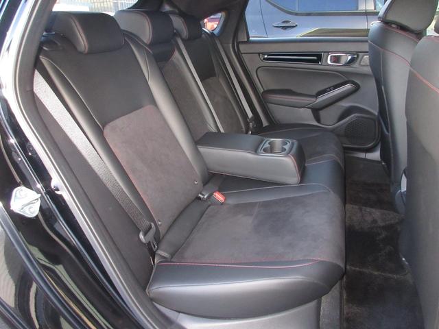 シビック ＥＸ　禁煙　ワンオーナー　６速マニュアル　ＢＯＳＥプレミアムサウンドシステム　ワイヤレス充電器　レザーＸスウェードコンビシート　運転席８Ｗａｙ助手席４Ｗａｙパワーシート　ブラインドスポットインフォメーション（23枚目）