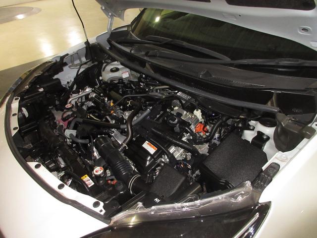 ヤリスクロス ハイブリッドＺ　純正コネクトナビＢｌｕｅｔｏｏｔｈＥＴＣＲカメラワンオーナー　インテリジェントキー　シ－トヒ－タ－　クリソナ　ＵＳＢ　ＬＥＤライト　１オ－ナ－　リアカメラ　クルーズコントロール　整備記録簿　ナビＴＶ（8枚目）