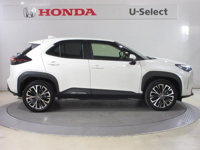 ヤリスクロス ハイブリッドＺ　純正コネクトナビＢｌｕｅｔｏｏｔｈＥＴＣＲカメラワンオーナー　インテリジェントキー　シ－トヒ－タ－　クリソナ　ＵＳＢ　ＬＥＤライト　１オ－ナ－　リアカメラ　クルーズコントロール　整備記録簿　ナビＴＶ（10枚目）