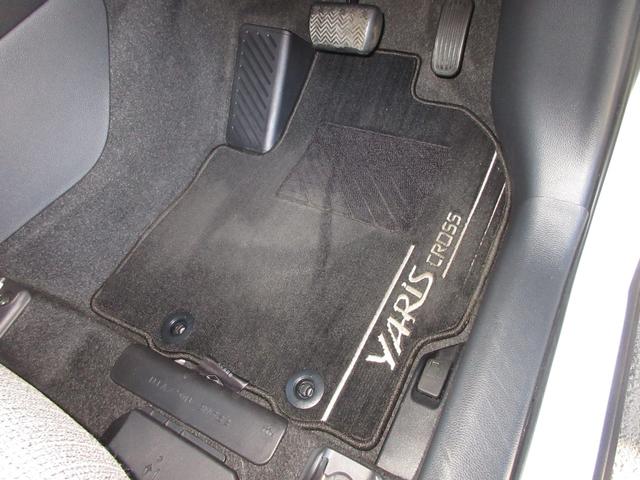 ヤリスクロス ハイブリッドＺ　純正コネクトナビＢｌｕｅｔｏｏｔｈＥＴＣＲカメラワンオーナー　インテリジェントキー　シ－トヒ－タ－　クリソナ　ＵＳＢ　ＬＥＤライト　１オ－ナ－　リアカメラ　クルーズコントロール　整備記録簿　ナビＴＶ（16枚目）