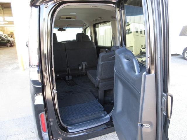 ステップワゴンスパーダ スパーダホンダセンシング　純正９インチメモリーナビＢｌｕｅｔｏｏｔｈＥＴＣＲカメラワンオーナー　盗難防止　助手席エアバッグ　ワンオーナ－　Ｗパワスラ　記録簿有　リアオートエアコン　地デジ　サイドエアバッグ　ＬＥＤライト　スマ鍵（8枚目）