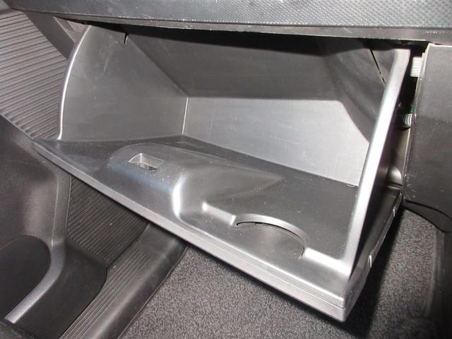 フリードスパイク Ｇエアロ　ＣＤコンポＥＴＣワンオーナー　１オーナー車　インテリキー　キーレス　整備記録簿　助手席エアバッグ　イモビライザー　ＡＡＣ　運転席エアバッグ　パワーウィンドウ　パワーステアリング　ＡＢＳ　ＵＳＢポート（12枚目）