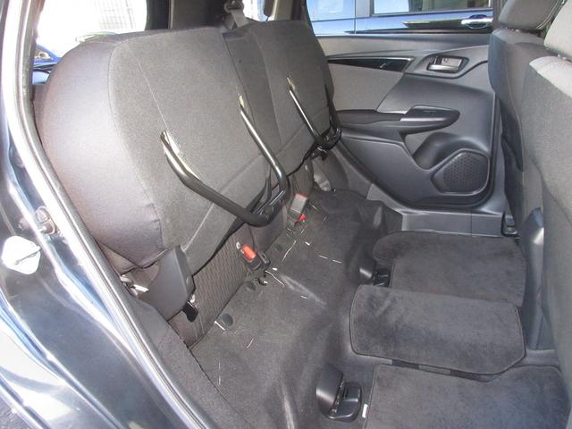 フィットハイブリッド Ｓホンダセンシング　純正メモリーナビＢｌｕｅｔｏｏｔｈドラレコＥＴＣＲカメラワンオーナー　スマ－トキ－　ナビＴＶ　禁煙　アクティブクルーズコントロール　パワーウインドウ　ドライブレコーダ　サイドエアバック　ＤＶＤ再生（16枚目）