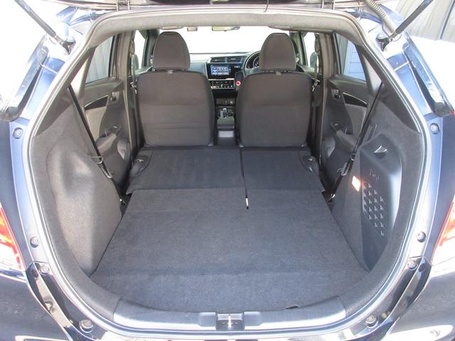 フィットハイブリッド Ｓホンダセンシング　純正メモリーナビＢｌｕｅｔｏｏｔｈドラレコＥＴＣＲカメラワンオーナー　スマ－トキ－　ナビＴＶ　禁煙　アクティブクルーズコントロール　パワーウインドウ　ドライブレコーダ　サイドエアバック　ＤＶＤ再生（17枚目）