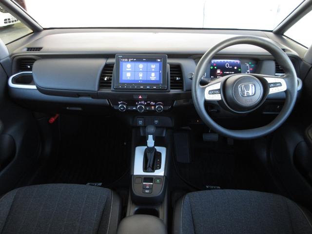 フィット ホーム　ホンダセンシング純正８インチメモリーナビＢｌｕｅｔｏｏｔｈドラレコＥＴＣＲカメラワンオーナー　記録簿　衝突軽減　リアカメラ　ソナー　ＵＳＢ接続　ＡＡＣ　横滑り防止機能　サイドエアバック　ワンオーナー車（8枚目）