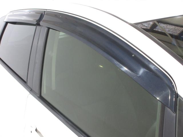 フィットハイブリッド Fパッケージ 純正メモリーナビETCRカメラ コーナーセンサー 横滑り防止システム AAC PW エアバック スマートキー&プッシュスタート ABS キーレス 記録簿 4WD Wエアバック イモビライザー パワステ(8枚目)