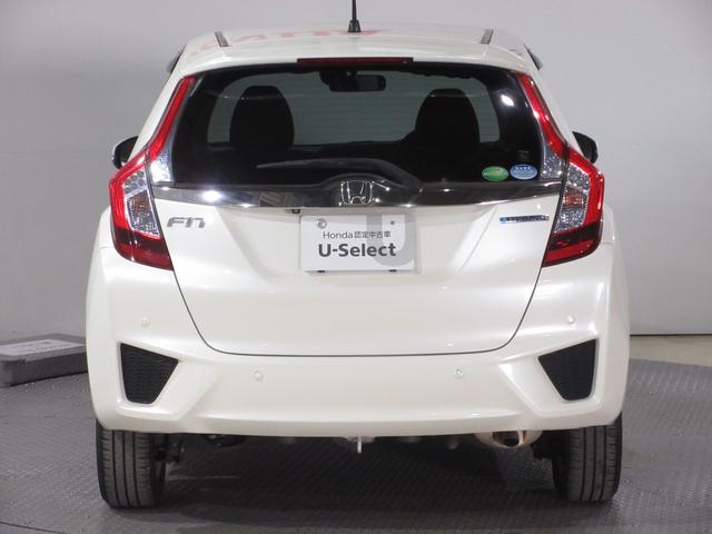 フィットハイブリッド Fパッケージ 純正メモリーナビETCRカメラ コーナーセンサー 横滑り防止システム AAC PW エアバック スマートキー&プッシュスタート ABS キーレス 記録簿 4WD Wエアバック イモビライザー パワステ(21枚目)