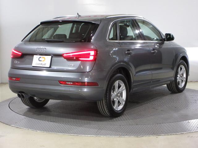 Ｑ３ １．４ＴＦＳＩ　／ワンオーナー／禁煙車／純正ナビ／ＥＴＣ／フルセグ／バックカメラ／音楽録音再生／Ｂｌｕｅｔｏｏｔｈオーディオ／ＣＤ／ＤＶＤ／電動シート／シートヒーター／電動リアゲート／純正アルミホイール／スマートキー（9枚目）