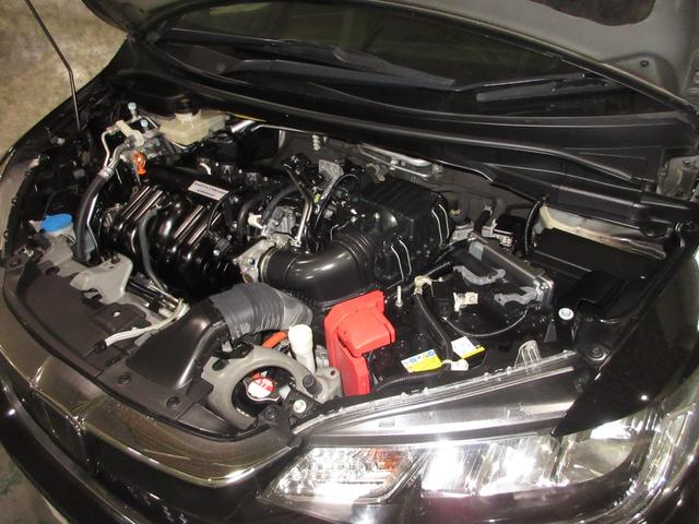 フィットハイブリッド Ｌホンダセンシング　純正メモリーナビＢｌｕｅｔｏｏｔｈドラレコＥＴＣＲカメラ　衝突被害軽減ブレーキ　バックモニター　ＬＥＤヘッドライト　ＥＴＣ車載器　ドライブレコーダー　横滑り防止　フルセグＴＶ　サイドカーテンエアバック（6枚目）