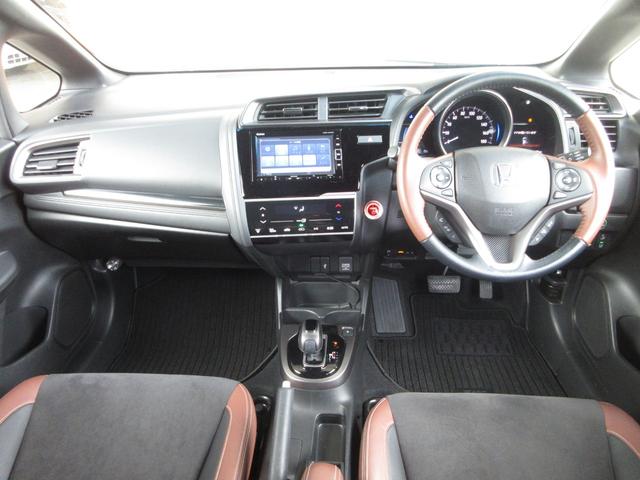 フィットハイブリッド Ｌホンダセンシング　純正メモリーナビＢｌｕｅｔｏｏｔｈドラレコＥＴＣＲカメラ　衝突被害軽減ブレーキ　バックモニター　ＬＥＤヘッドライト　ＥＴＣ車載器　ドライブレコーダー　横滑り防止　フルセグＴＶ　サイドカーテンエアバック（11枚目）