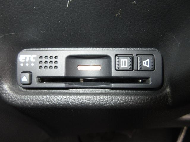 フィットハイブリッド Ｌホンダセンシング　純正メモリーナビＢｌｕｅｔｏｏｔｈドラレコＥＴＣＲカメラ　衝突被害軽減ブレーキ　バックモニター　ＬＥＤヘッドライト　ＥＴＣ車載器　ドライブレコーダー　横滑り防止　フルセグＴＶ　サイドカーテンエアバック（14枚目）