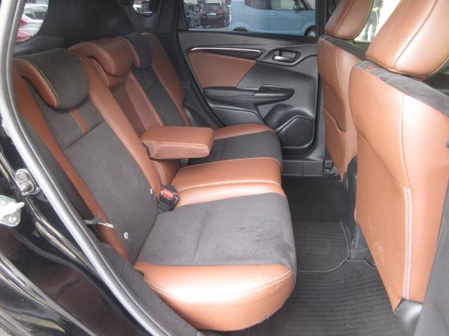 フィットハイブリッド Ｌホンダセンシング　純正メモリーナビＢｌｕｅｔｏｏｔｈドラレコＥＴＣＲカメラ　衝突被害軽減ブレーキ　バックモニター　ＬＥＤヘッドライト　ＥＴＣ車載器　ドライブレコーダー　横滑り防止　フルセグＴＶ　サイドカーテンエアバック（20枚目）