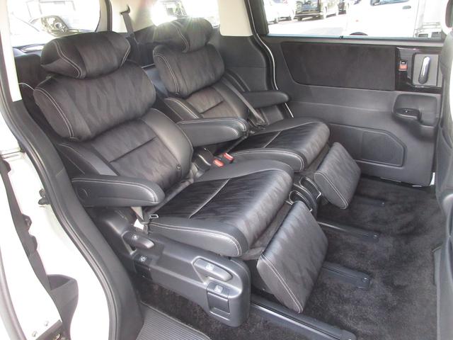 オデッセイハイブリッド ハイブリッドアブソルート・EXホンダセンシング 純正9インチメモリーナビBluetoothETCRカメラ 衝突被害軽減S Bカメラ PWシート LEDライト 地上デジタル Pアシスト 3列シート オートクルーズ オートエアコン USB ESC 禁煙(21枚目)