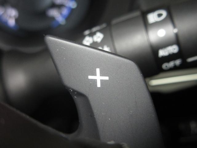 レヴォーグ 1.6GTアイサイトSスタイル 衝突軽減ブレーキ/フルセグTV/ドライブレコーダー/ETC/バックモニター/LEDライト/スマートキー/純正アルミ/横滑り防止装置(14枚目)