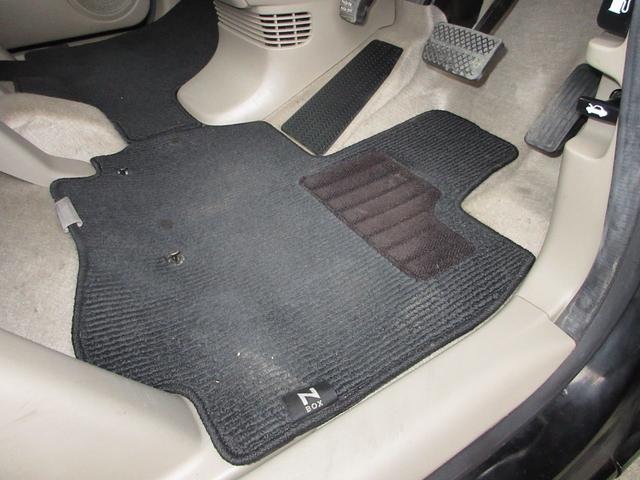 Ｎ－ＢＯＸ Ｇ・Ｌパッケージ　／スタッドレスタイヤ装着／禁煙車／メモリーナビ／バックカメラ／ＵＳＢ／ＣＤ／ＤＶＤ／ワンセグＴＶ／スマートキー／横滑り防止装置／ＡＢＳ／アイドリングストップ／片側電動スライドドア／社外アルミホイール／（12枚目）