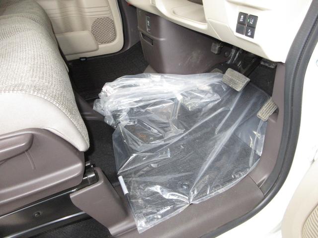 Ｎ－ＢＯＸ Ｇ・Ｌホンダセンシング　いまコレ＋フロアマットパナソニックＳＤナビＢｌｕｅｔｏｏｔｈドラレコＥＴＣＲカメラワンオーナー　レーダブレーキ　Ａストップ　ＥＳＣ　キーフリーシステム　ＬＥＤライト　オートライト　バックＭ　１オーナー（8枚目）