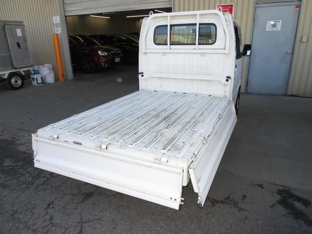 キャリイトラック ＫＣ　３カ月保証（走行距離無制限）　禁煙車　標準ＡＭラジオ　　ドアバイザー　運転席エアバック（9枚目）