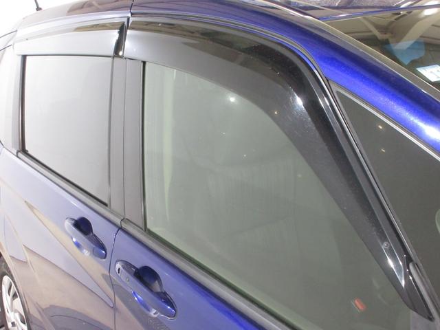 フリード Ｇ　純正メモリーナビＢｌｕｅｔｏｏｔｈドラレコＥＴＣＲカメラワンオーナー　片側電動両側スライドドア　記録簿　３列シート　パワーウインドウ　地デジ　イモビ　ＶＳＡ　ドライブレコーダー　エアコン　エアバッグ（8枚目）