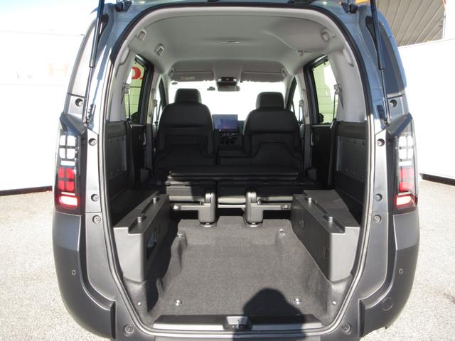 フリード クロスター　／禁煙車／元試乗車／ワンオーナー／フルセグＴＶ／純正１１．４インチメモリーナビ／Ｂｌｕｅｔｏｏｔｈ／ドラレコ／ＥＴＣ／リアカメラ／　追従機能付きクルーズコントロール／シートヒーター／　ＥＣＯＮモード（20枚目）