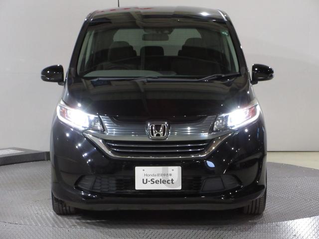 フリードハイブリッド ハイブリッド・Gホンダセンシング パイオニアメモリーナビBluetoothETCRカメラ 軽減ブレーキ キーフリーシステム ワンセグTV DVD再生可能 後カメラ Aクルーズ LEDヘッドランプ 横滑防止 パワーウインドウ 3列シート(5枚目)