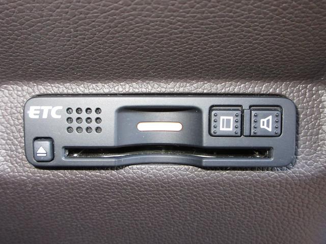 フリードハイブリッド ハイブリッド・Gホンダセンシング パイオニアメモリーナビBluetoothETCRカメラ 軽減ブレーキ キーフリーシステム ワンセグTV DVD再生可能 後カメラ Aクルーズ LEDヘッドランプ 横滑防止 パワーウインドウ 3列シート(9枚目)