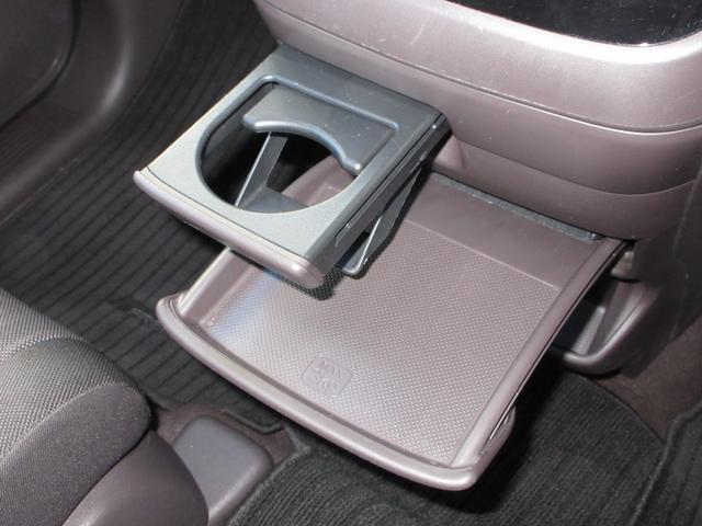 フリードハイブリッド ハイブリッド・Gホンダセンシング パイオニアメモリーナビBluetoothETCRカメラ 軽減ブレーキ キーフリーシステム ワンセグTV DVD再生可能 後カメラ Aクルーズ LEDヘッドランプ 横滑防止 パワーウインドウ 3列シート(12枚目)