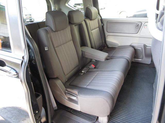 フリードハイブリッド ハイブリッド・Gホンダセンシング パイオニアメモリーナビBluetoothETCRカメラ 軽減ブレーキ キーフリーシステム ワンセグTV DVD再生可能 後カメラ Aクルーズ LEDヘッドランプ 横滑防止 パワーウインドウ 3列シート(15枚目)