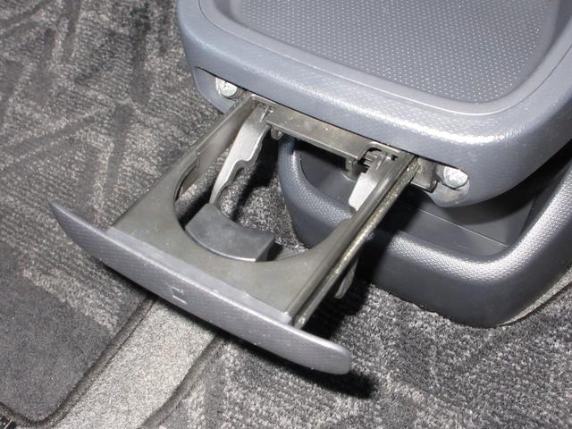 ソリオ Ｘ　禁煙車　ナビ　ドアバイザー　両側スライド片側電動　ＡＡＣ　運転席エアバック　ナビ・ＴＶ　禁煙車両　パワーステアリング　パワーウィンドウ　キ－フリ－　サイドエアバッグ　ＡＢＳ　盗難防止システム（13枚目）