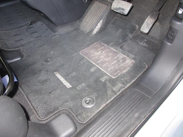 フリード Ｇ・ホンダセンシング　純正メモリーナビＢｌｕｅｔｏｏｔｈＥＴＣＲカメラワンオーナー　Ｆセグ　追突被害軽減ブレーキ　ｉストップ　Ｗエアバッグ　パワーウィンドウ　１オ－ナ－　アクティブクルーズコントロール　スマートキ　禁煙（13枚目）