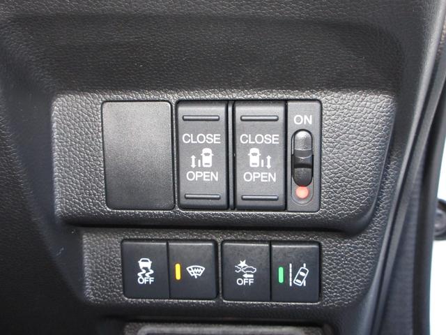 フリード G ホンダセンシング純正メモリーナビBluetoothETCRカメラワンオーナー AUTOライト Aクルーズ 記録簿 3列シート カーテンエアバック LEDヘッドライト パワーウインドウ 地デジ イモビ(12枚目)