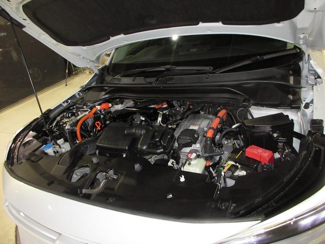 ヴェゼル ｅ：ＨＥＶＸ　ホンダセンシング純正メモリーナビＢｌｕｅｔｏｏｔｈＥＴＣＲカメラワンオーナー　前後障害物センサー　ＡＡＣ　１オーナ　イモビライザー　スマ－トキ－　誤発進抑制　ＰＷ　リアカメラ　クルコン　ＥＳＣ　ＡＢＳ（3枚目）