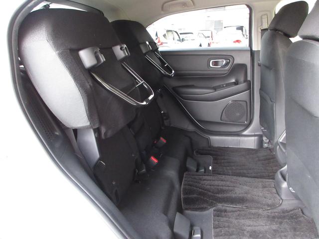 ヴェゼル ｅ：ＨＥＶＸ　ホンダセンシング純正メモリーナビＢｌｕｅｔｏｏｔｈＥＴＣＲカメラワンオーナー　前後障害物センサー　ＡＡＣ　１オーナ　イモビライザー　スマ－トキ－　誤発進抑制　ＰＷ　リアカメラ　クルコン　ＥＳＣ　ＡＢＳ（17枚目）