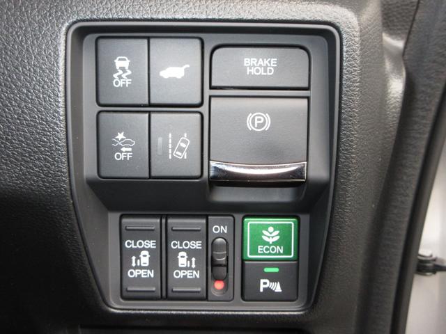 オデッセイハイブリッド ｅ：ＨＥＶアブソルート・ＥＸ　ホンダセンシング純正１０インチメモリーナビＢｌｕｅｔｏｏｔｈドラレコＥＴＣＲカメラワンオーナー　電動Ｒゲート　ＬＥＤライト　シ－トヒ－タ－　両側ＰＳＤ　パワ－シ－ト　Ｐアシスト　整備記録簿　フルセグ（11枚目）