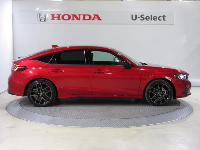 シビック ｅ：ＨＥＶ　ホンダセンシングホンダコネクトディスプレイＢｌｕｅｔｏｏｔｈＥＴＣＲカメラワンオーナー　盗難防止システム　クリアランスソナー　オートクルーズコントロール　地デジフルセグ　後カメラ　１オーナー車　記録簿（7枚目）